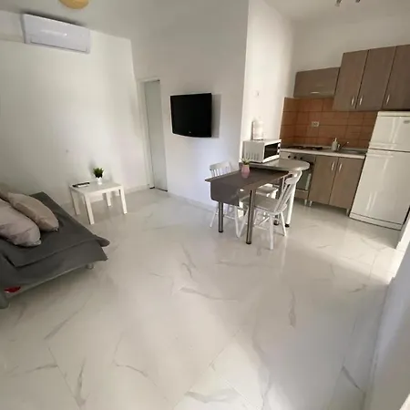 Διαμέρισμα Casa Tea Close To The Queen Beach- By Ta Leut Agency