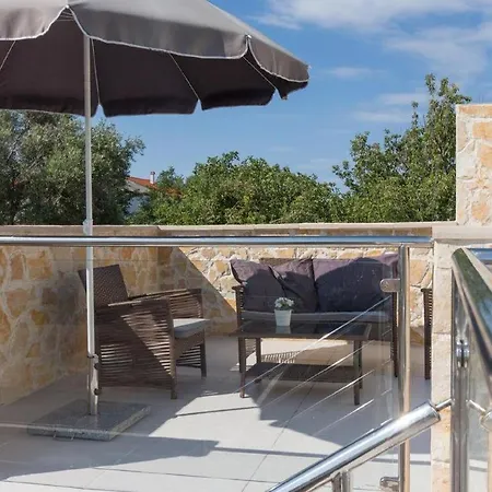 Casa Tea Close To The Queen Beach- By Ta Leut Agency Privlaka (Zadar)