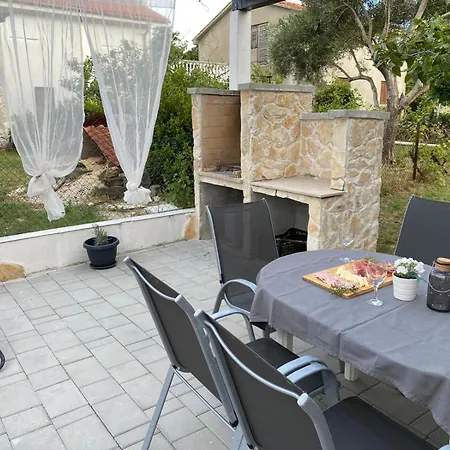 Casa Tea Close To The Queen Beach- By Ta Leut Agency Privlaka (Zadar)