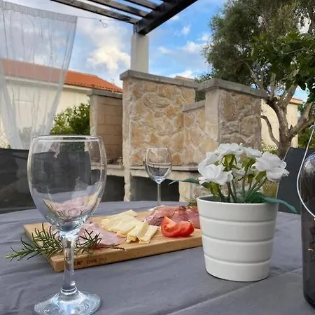 Casa Tea Close To The Queen Beach- By Ta Leut Agency Privlaka (Zadar)